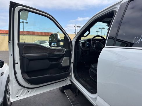 Used 2024 Ford F250 Platinum image 4