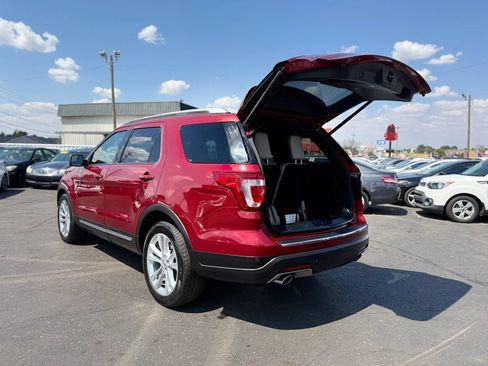 Used 2018 Ford Explorer XLT w/ Equipment Group 202A FWD image 8