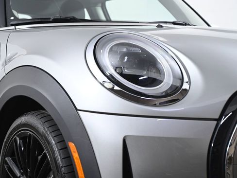 Certified 2024 MINI Cooper SE image 5