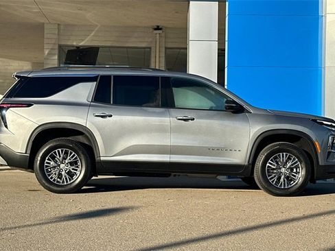 New 2026 Chevrolet Traverse LT image 4
