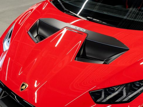 Used 2023 Lamborghini Huracan STO image 32