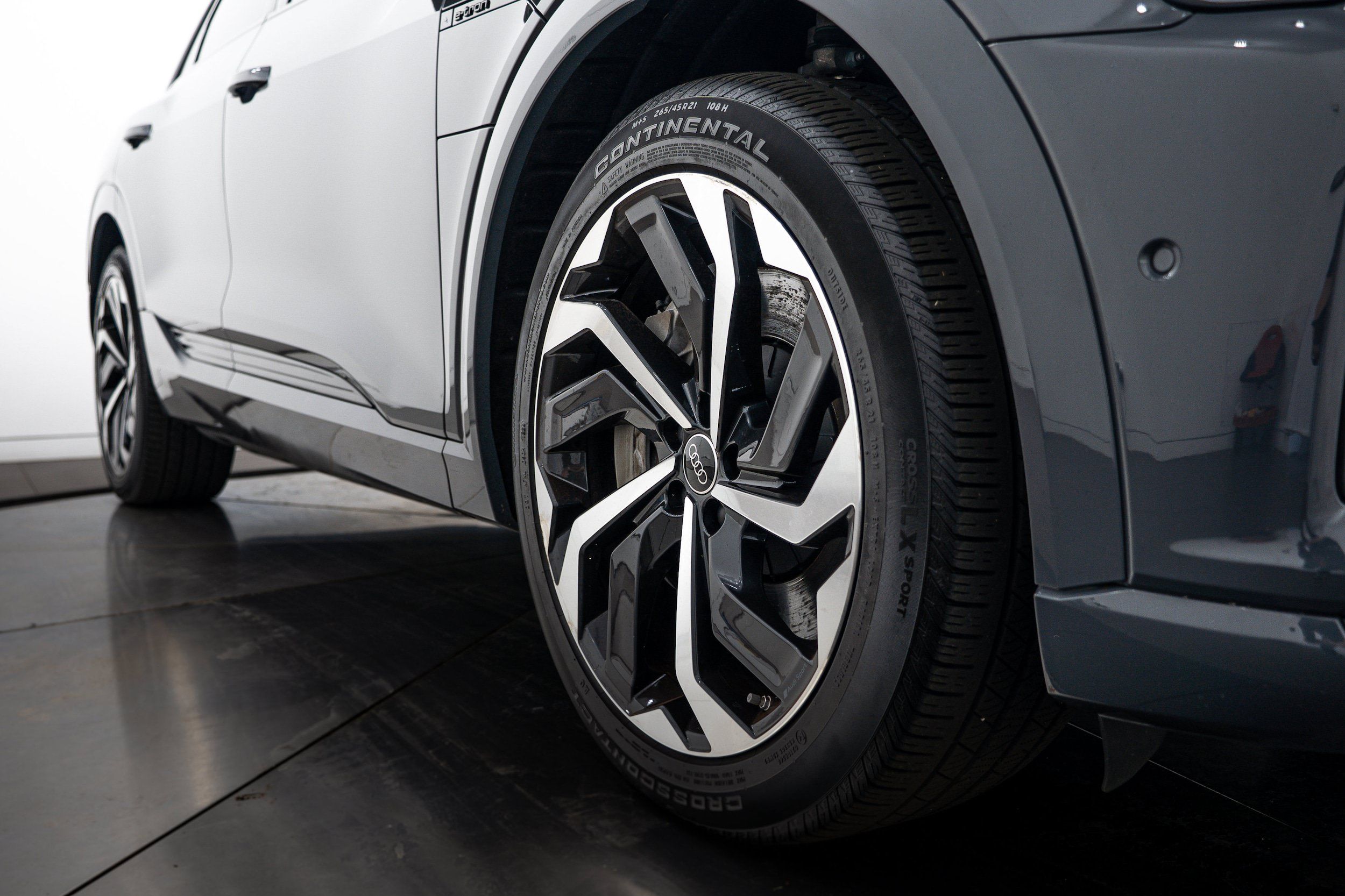 Certified 2024 Audi Q8 e-tron Premium Plus AWD/4WD image 22