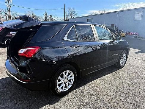 Used 2021 Chevrolet Equinox LT image 4