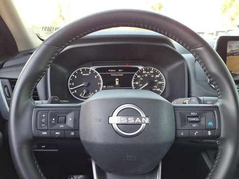 Certified 2025 Nissan Rogue SV FWD image 12