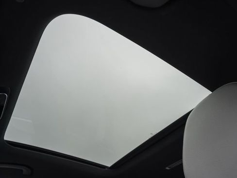 Certified 2025 Mercedes-Benz GLC 300 4MATIC image 31