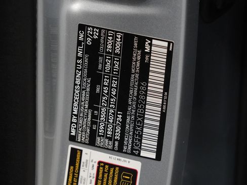 Certified 2026 Mercedes-Benz GLS 450 4MATIC image 33