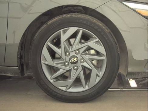 Used 2026 Hyundai Elantra Hybrid FWD image 24