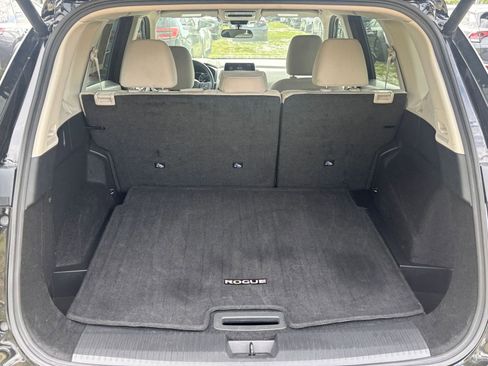 Used 2025 Nissan Rogue SV FWD image 33