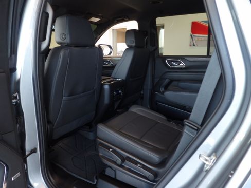 Used 2024 Chevrolet Tahoe LT w/ Luxury Package AWD/4WD image 18