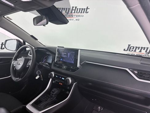 Used 2023 Toyota RAV4 LE image 29