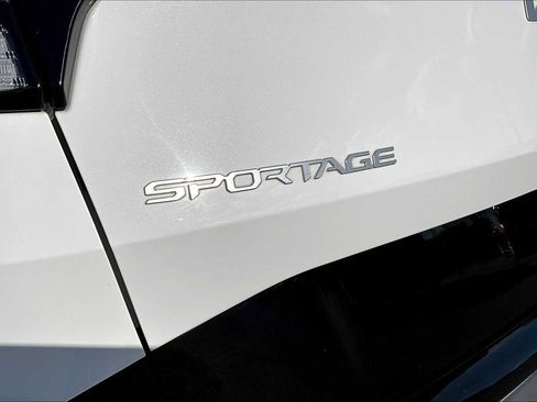 Certified 2024 Kia Sportage SX AWD/4WD image 16