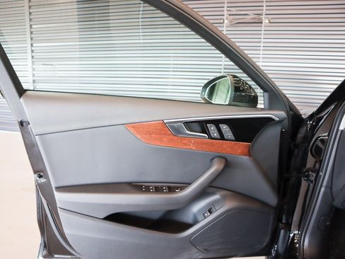 Used 2023 Audi A4 2.0T Premium w/ Convenience Package image 26