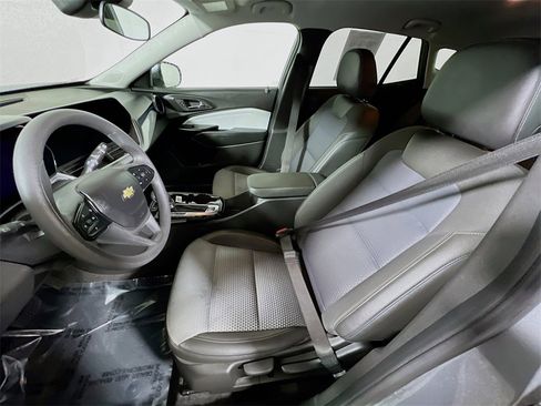 Used 2024 Chevrolet Trax LT image 19