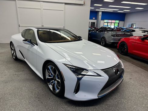 Used 2018 Lexus LC 500 Coupe w/ Sport Package image 4