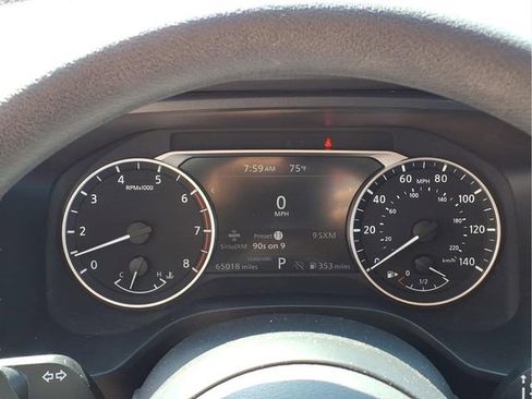 Used 2024 Nissan Rogue SV FWD image 13