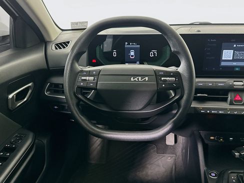 Used 2025 Kia K4 FWD image 17