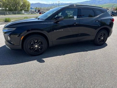 Used 2022 Chevrolet Blazer LT AWD/4WD image 2