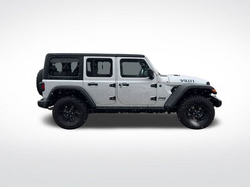 Used 2024 Jeep Wrangler Unlimited image 6