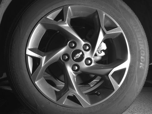 Used 2025 Chevrolet Trax LT image 14