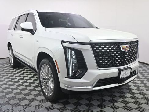 Used 2025 Cadillac Escalade Premium Luxury w/ Touring Package AWD/4WD image 9