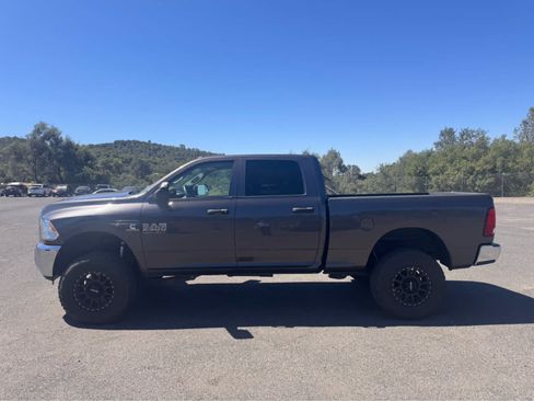 Used 2018 RAM 2500 Tradesman w/ Chrome Appearance Group AWD/4WD image 8