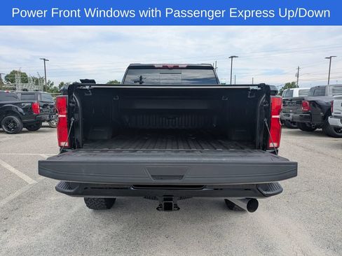 Used 2025 Chevrolet Silverado 2500 High Country w/ High Country Premium Package AWD/4WD image 13