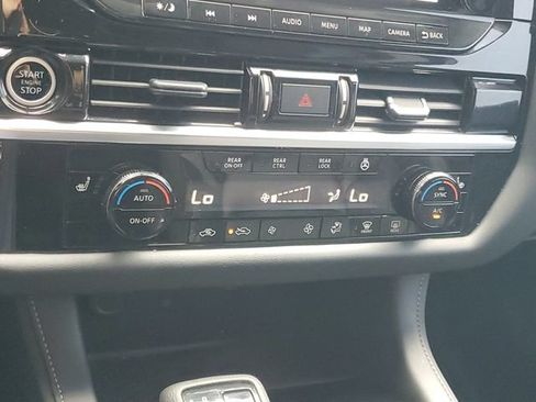 Certified 2024 Nissan Pathfinder SL w/ SL Premium Package FWD image 18