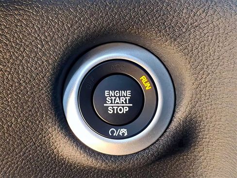 New 2026 Chrysler Pacifica Select image 14