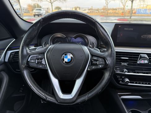 Used 2019 BMW 530e w/ Convenience Package image 17