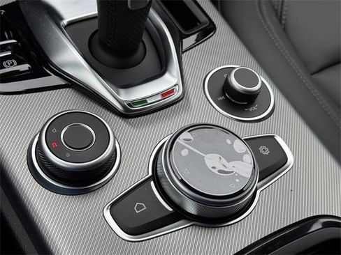 New 2025 Alfa Romeo Stelvio Sprint image 18