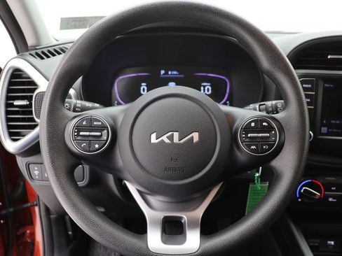 Used 2024 Kia Soul LX w/ Option Group 015 image 17