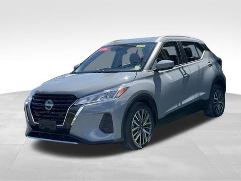 Certified 2023 Nissan Kicks SV FWD image 2