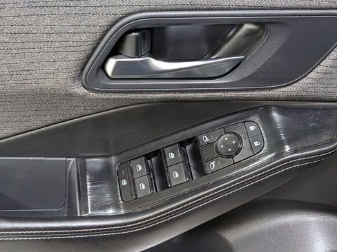 Used 2023 Nissan Rogue SV image 15