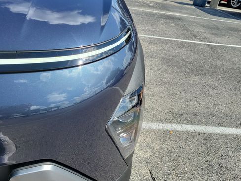 Used 2025 Hyundai Kona SEL FWD image 3