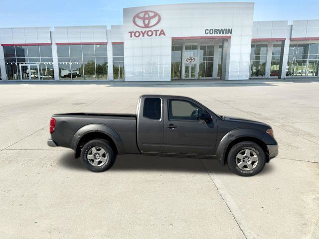 Used 2007 Nissan Frontier SE w/ SE Value Truck Pkg AWD/4WD image 2
