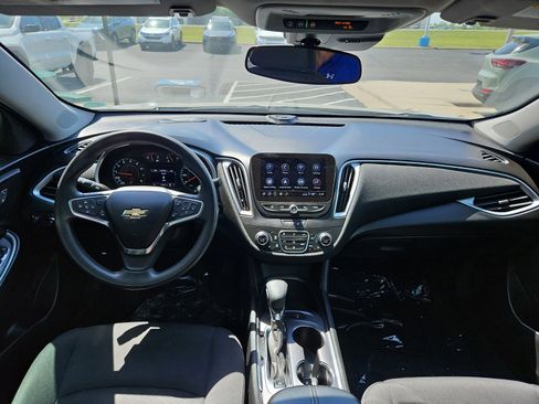 Used 2025 Chevrolet Malibu LT FWD image 6