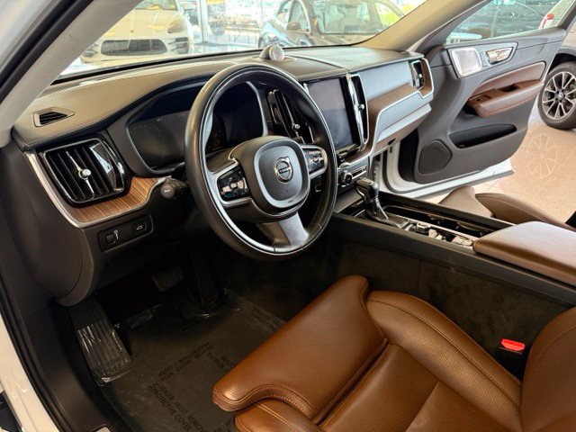 Used 2018 Volvo XC60 T6 Inscription w/ Luxury Seat Package AWD/4WD image 2