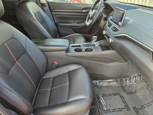 Used 2022 Nissan Altima 2.5 SR FWD image 32