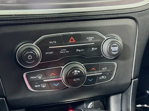 Used 2020 Dodge Charger R/T w/ Plus Group RWD image 17