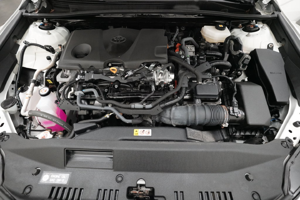 Used 2025 Toyota Camry SE FWD image 3