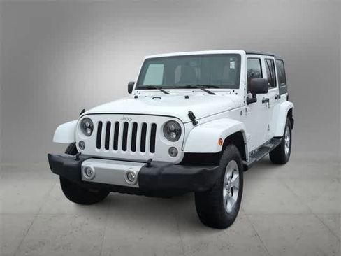 Used 2015 Jeep Wrangler Unlimited Sahara w/ Connectivity Group image 4