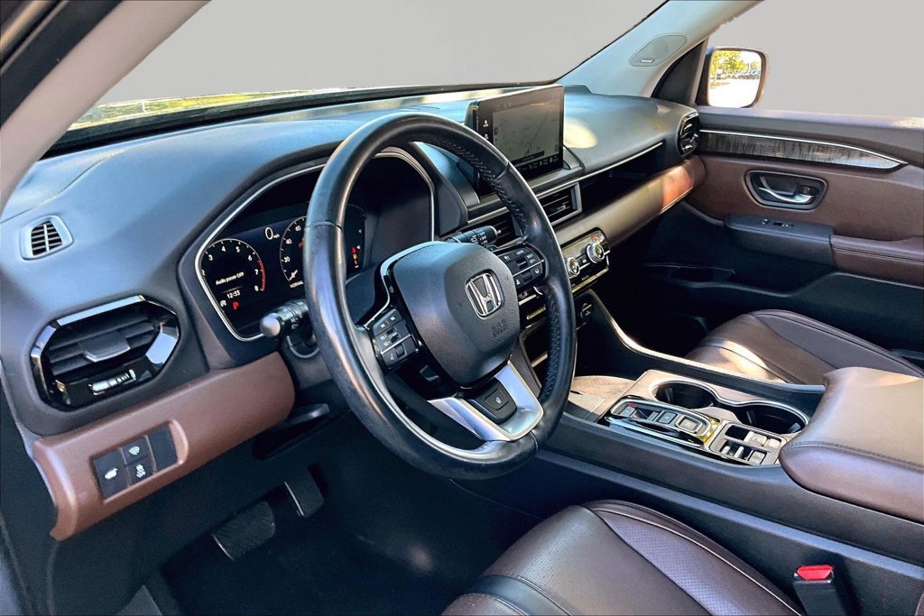 Used 2025 Honda Pilot Elite image 14