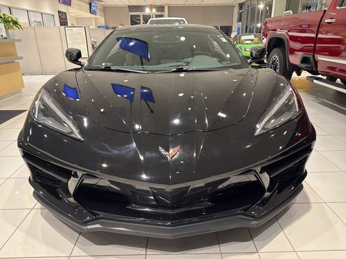 Used 2022 Chevrolet Corvette Stingray Coupe w/ Z51 Performance Package image 2