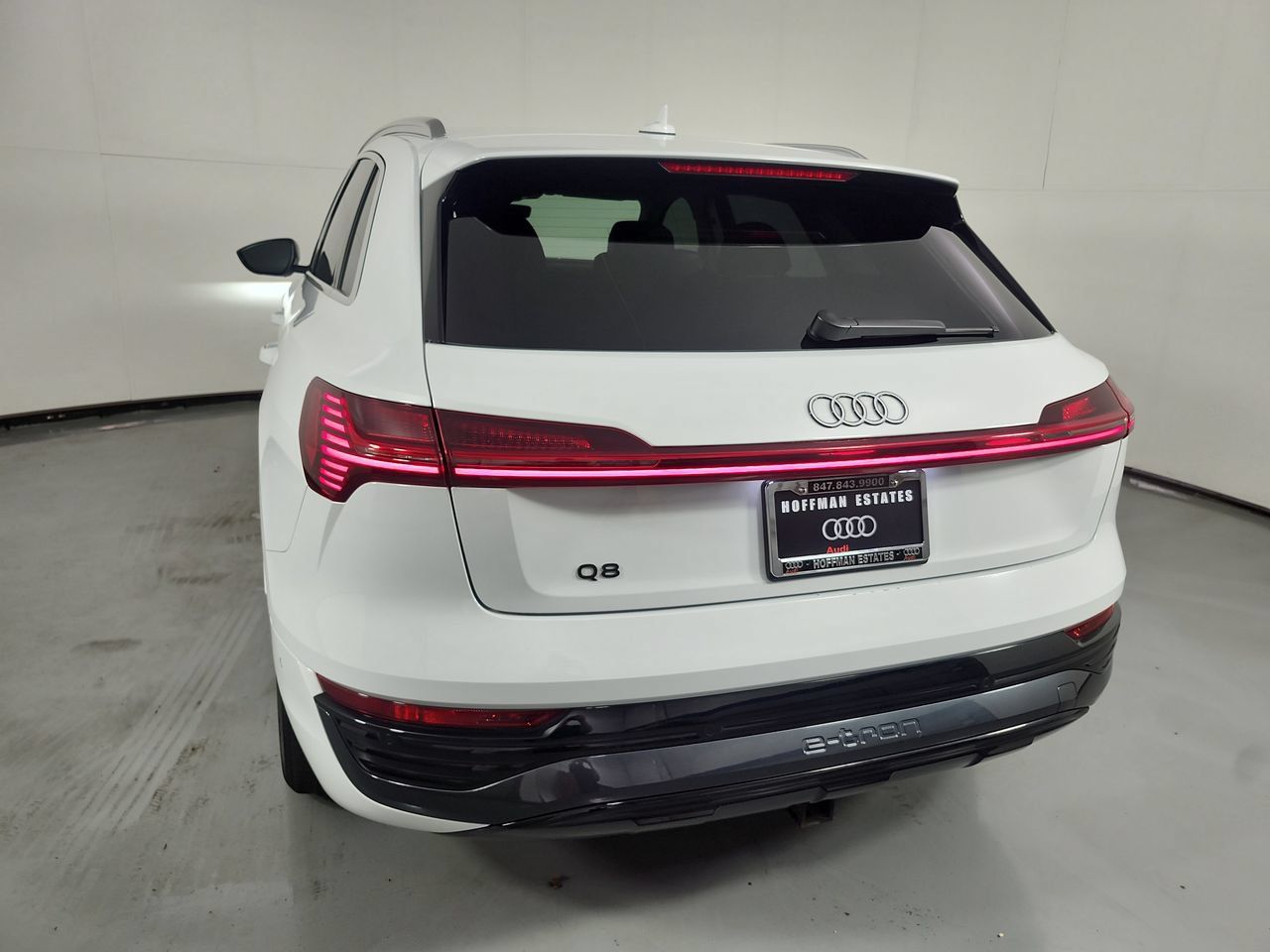 Used 2024 Audi Q8 e-tron Premium Plus w/ Premium Plus Package AWD/4WD image 34