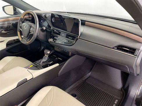Used 2024 Lexus ES 300h Ultra Luxury w/ Accessory Package (Z1) FWD image 28