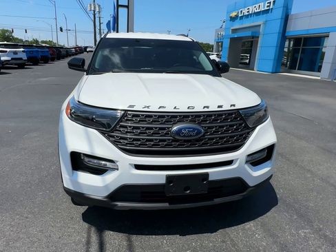 Used 2022 Ford Explorer XLT w/ Equipment Group 202A RWD image 3