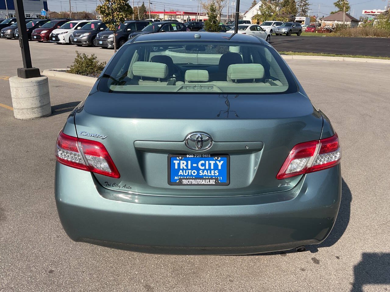 Used 2011 Toyota Camry LE FWD image 6