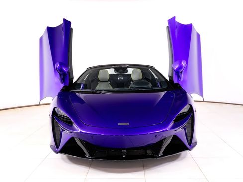 New 2025 McLaren Artura Spider RWD image 11