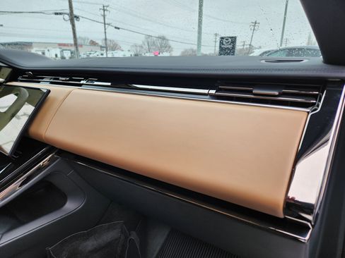 Used 2024 Land Rover Range Rover Sport Dynamic SE image 17