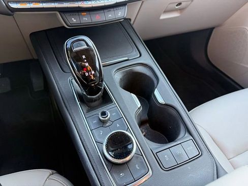 Used 2023 Cadillac XT4 Luxury w/ Cold Weather Package image 17